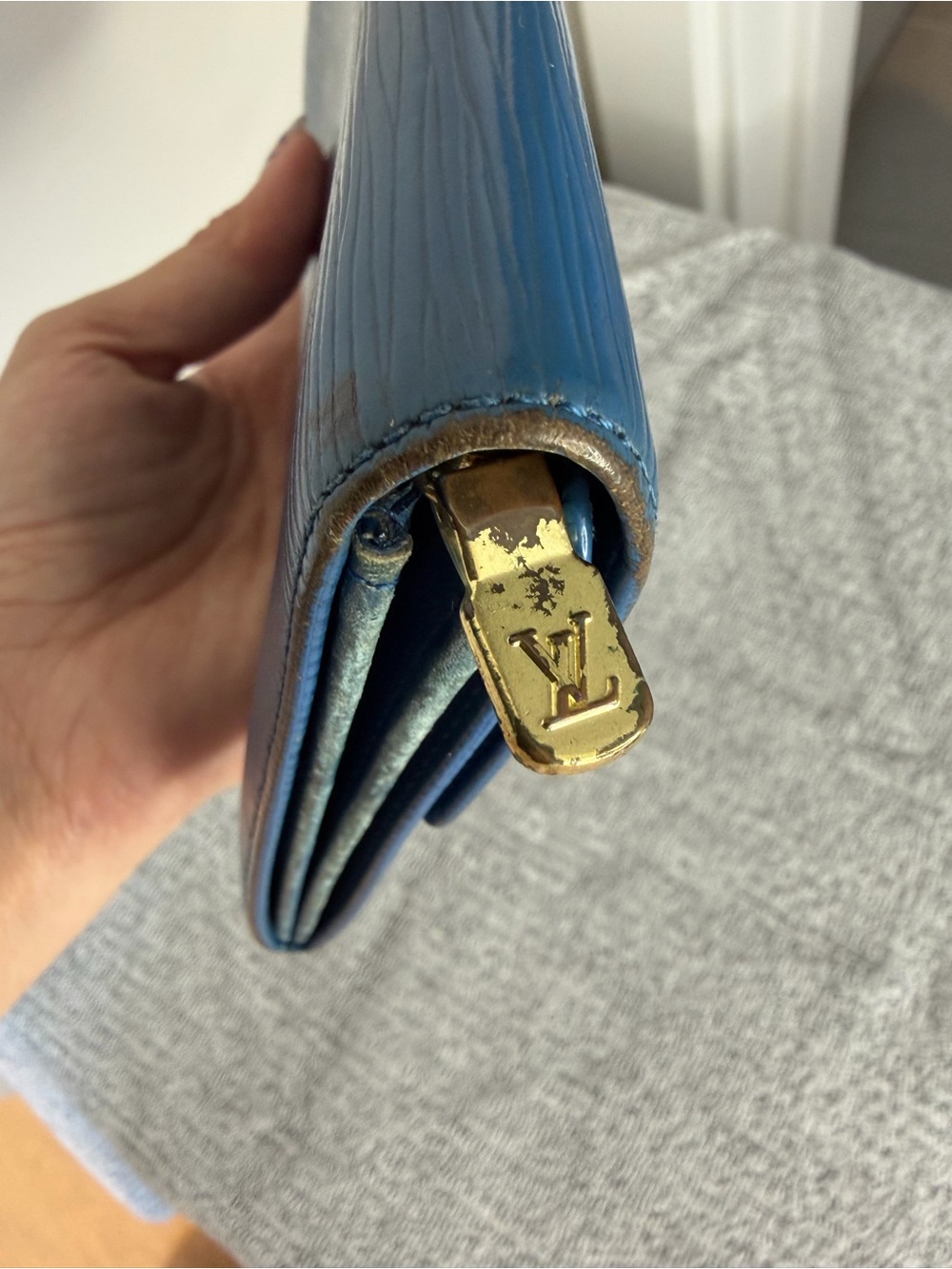 Louis Vuitton Toledo Blue Epi Leather Sarah Wallet - Picture 6 of 15